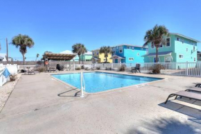 Casa Bella Community pool